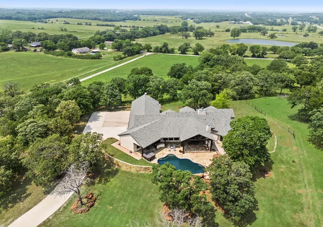 Homes for sale in Valley View, TX | 248 Howard Rd, Valley View, TX 76272 | MLS# 21208460