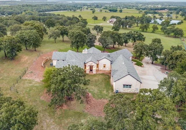 Homes for sale in Valley View, TX | 248 Howard Rd, Valley View, TX 76272 | MLS# 21208460