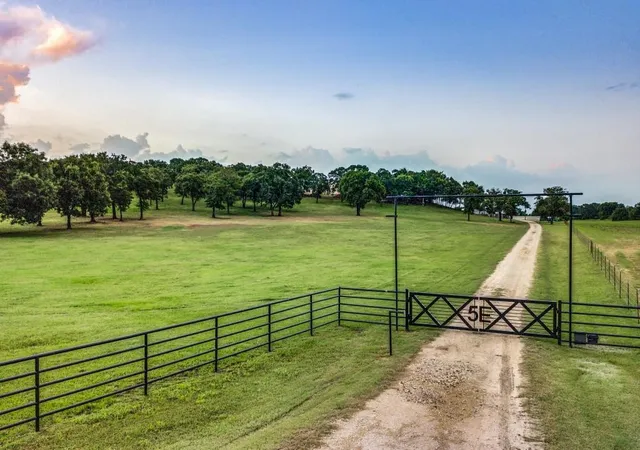 Homes for sale in Valley View, TX | 248 Howard Rd, Valley View, TX 76272 | MLS# 21208460