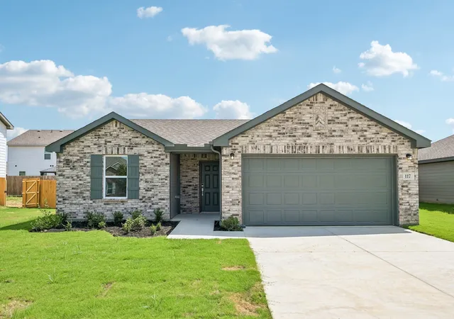Photo 2 of Sale Pending at 117 Annabelle St, Cleburne, TX 76031 | MLS# 21208469 | Listing updated on 2026-09-16