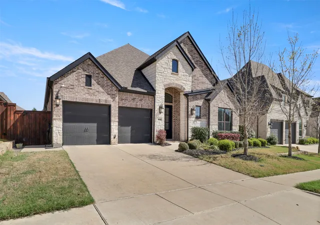 Photo 3 of Sale Pending at 4028 Palomino Rd, Aubrey, TX 76227 | MLS# 21207161 | Listing updated on 2026-10-05