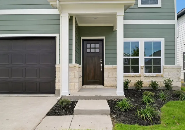 Photo 3 of Single family home for sale at 2208 Trailside Dr, Sherman, TX 75092 | MLS# 21208515 | Listing updated on 2026-10-06