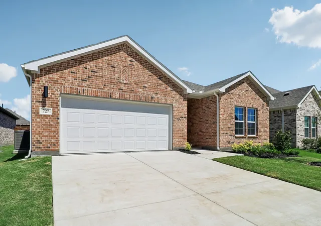 Photo 3 of Single family home for sale at 727 Carson Dr, Forney, TX 75126 | MLS# 21208517 | Listing updated on 2026-10-07