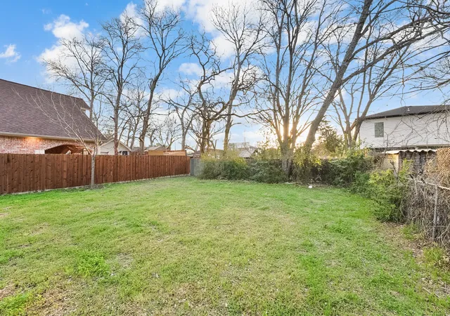 Photo 1 of Sale Pending at 3415 Crossman Ave, Dallas, TX 75212 | MLS# 21208530 | Listing updated on 2026-09-30