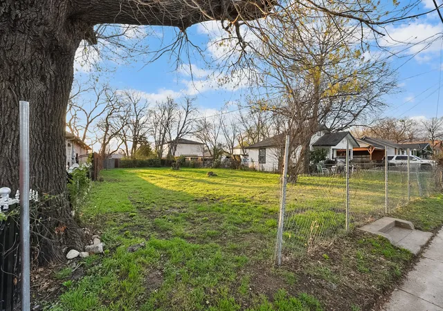 Photo 2 of Sale Pending at 3415 Crossman Ave, Dallas, TX 75212 | MLS# 21208530 | Listing updated on 2026-09-30