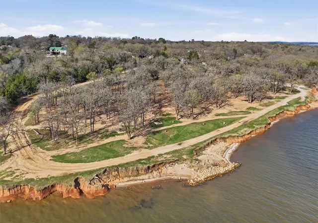 Homes for sale in Gordonville, TX | 115 Friar Tuck Dr, Gordonville, TX 76245 | MLS# 21208240