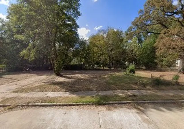 Photo 1 of Sale Pending at 2506 Regent St, Shreveport, LA 71103 | MLS# 21139607 | Listing updated on 2026-10-02