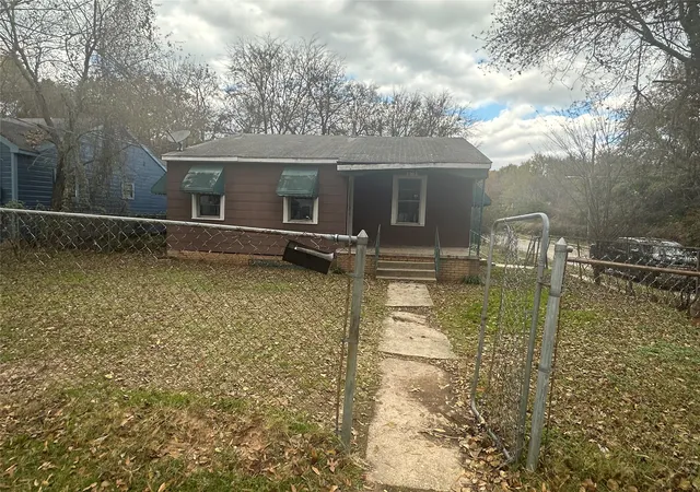 1st image of 2502 Dupont St, Shreveport, LA 71103 | MLS# 21139599