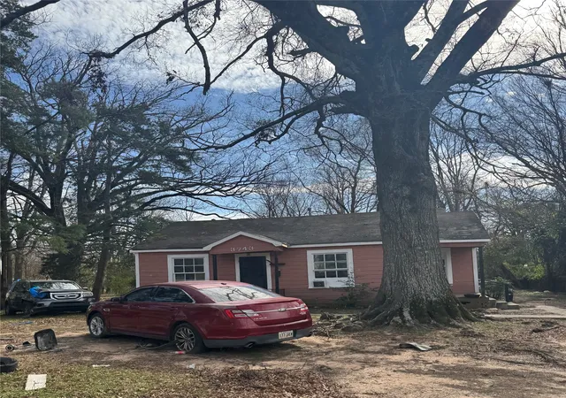 Photo 1 of Sale Pending at 3743 W College St, Shreveport, LA 71109 | MLS# 21133294 | Listing updated on 2026-10-02