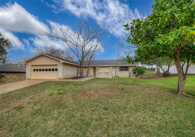 Homes for sale in Commerce, TX | 1218 Northwood Dr, Commerce, TX 75428 | MLS# 21208452