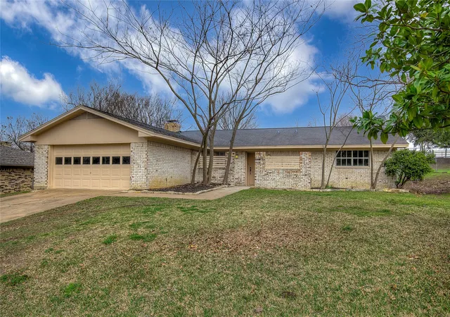 Homes for sale in Commerce, TX | 1218 Northwood Dr, Commerce, TX 75428 | MLS# 21208452