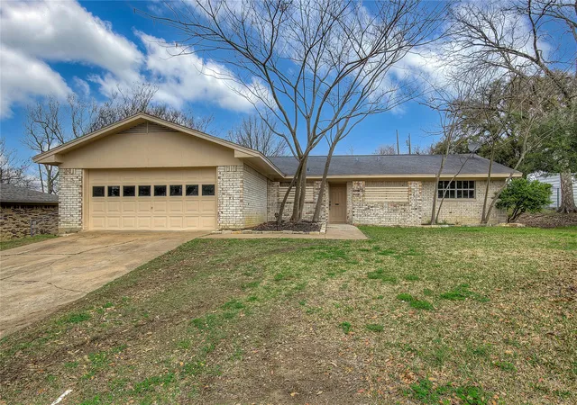 Homes for sale in Commerce, TX | 1218 Northwood Dr, Commerce, TX 75428 | MLS# 21208452