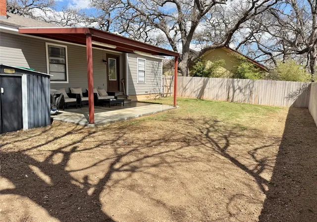 Homes for sale in Stephenville, TX | 1136 W Long St, Stephenville, TX 76401 | MLS# 21208597
