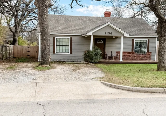 Homes for sale in Stephenville, TX | 1136 W Long St, Stephenville, TX 76401 | MLS# 21208597