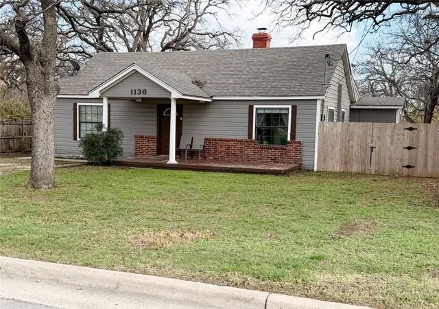 Homes for sale in Stephenville, TX | 1136 W Long St, Stephenville, TX 76401 | MLS# 21208597
