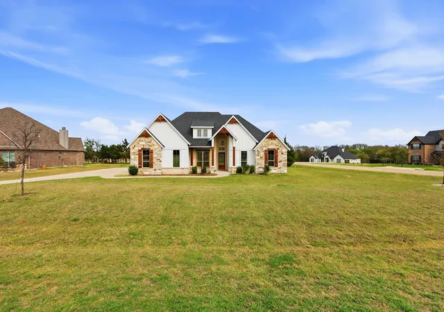 Photo 3 of Single family home for sale at 3550 Sharp Ct, Midlothian, TX 76065 | MLS# 21208607 | Listing updated on 2026-09-19