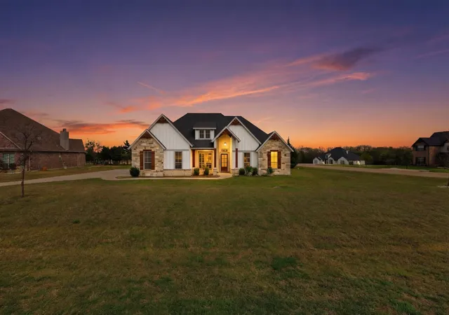Photo 4 of Single family home for sale at 3550 Sharp Ct, Midlothian, TX 76065 | MLS# 21208607 | Listing updated on 2026-09-19