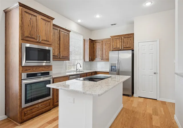 Photo 3 of Single family home for sale at 1219 Arbuckle Dr, Frisco, TX 75033 | MLS# 21203719 | Listing updated on 2026-08-27