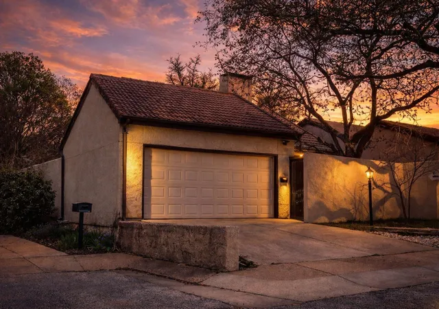Photo 1 of Townhouse for sale at 9609 Orchard Hl, Dallas, TX 75243 | MLS# 21200832 | Listing updated on 2026-09-02