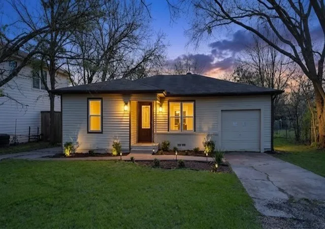 Photo 2 of Single family home for sale at 3005 Maple Ave, Greenville, TX 75402 | MLS# 21208780 | Listing updated on 2026-09-18