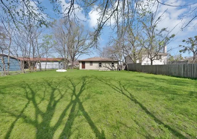 Photo 4 of Single family home for sale at 3005 Maple Ave, Greenville, TX 75402 | MLS# 21208780 | Listing updated on 2026-09-18