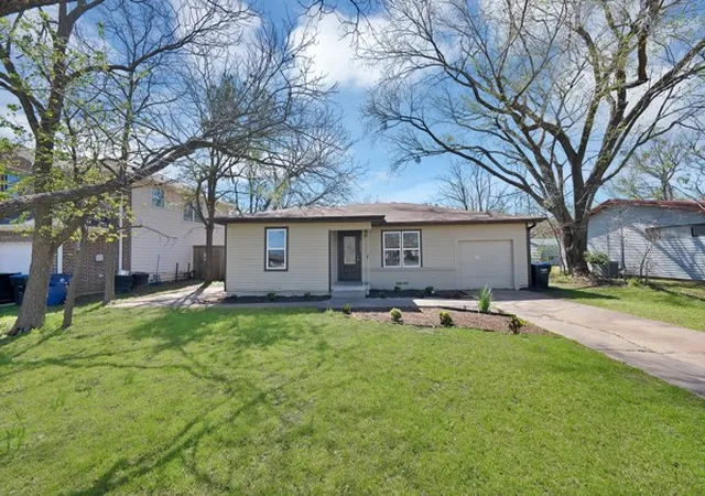 Photo 3 of Single family home for sale at 3005 Maple Ave, Greenville, TX 75402 | MLS# 21208780 | Listing updated on 2026-09-18
