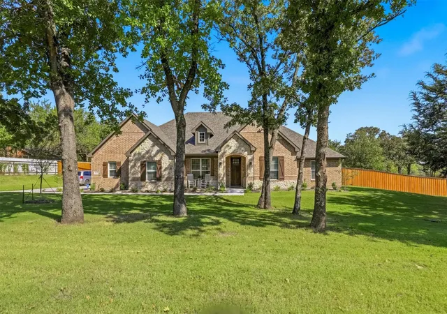 Homes for sale in Alvarado, TX | 2021 Crystal Palace Blvd, Alvarado, TX 76009 | MLS# 21206166