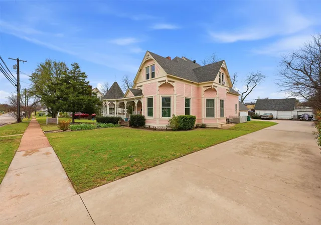 Homes for sale in Bowie, TX | 306 E Tarrant St, Bowie, TX 76230 | MLS# 21208606