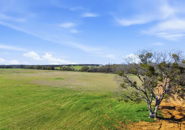 4th image of 3120 Holbrook Rd, Springtown, TX 76082 | MLS# 21208888