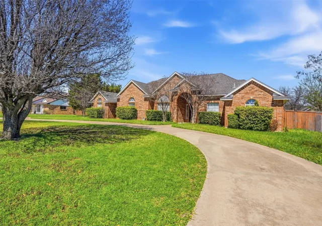Homes for sale in Red Oak, TX | 424 Country Ridge Ln, Red Oak, TX 75154 | MLS# 21208989