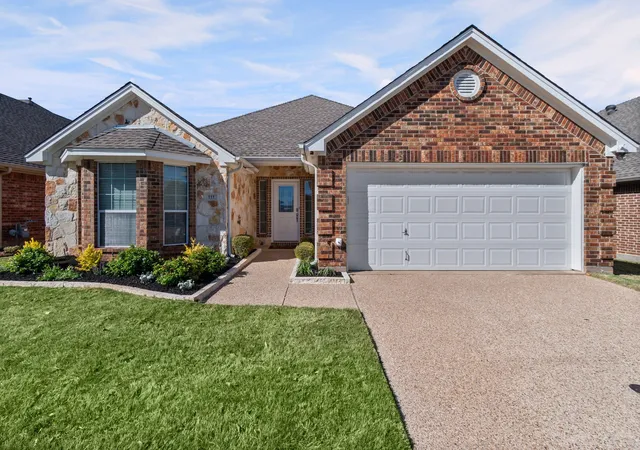 Single family home for sale at 111 Crestway Dr #24, Cedar Hill, TX 75104 | MLS# 21209276