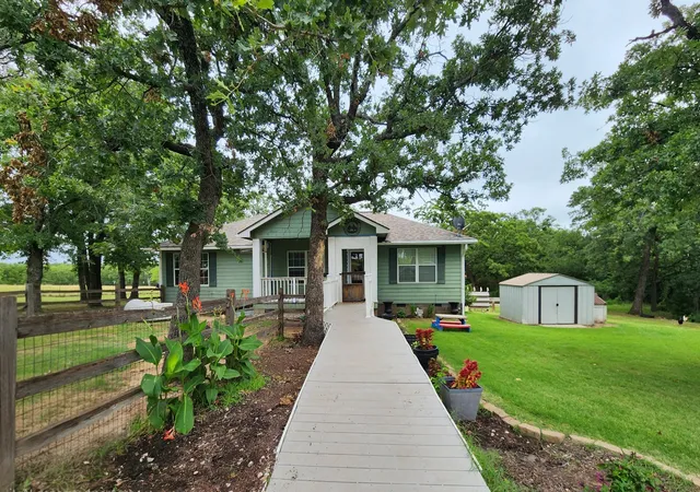 Homes for sale in Paradise, TX | 470 Private Road 3650, Paradise, TX 76073 | MLS# 21205909