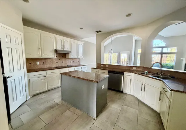Photo 3 of Sale Pending at 8408 Southern Prairie Dr, Fort Worth, TX 76123 | MLS# 21209346 | Listing updated on 2026-08-30