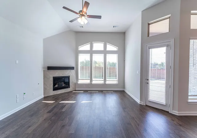Photo 2 of Single family home for sale at 1907 Rondinella Dr, Rockwall, TX 75032 | MLS# 21209434 | Listing updated on 2026-08-04
