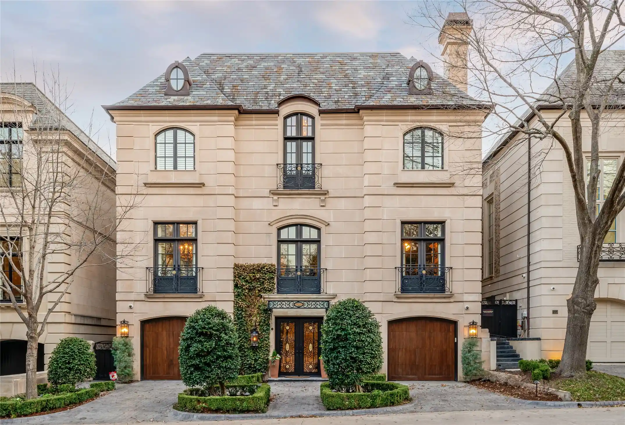 Photo 1 of Single family home for sale at 3901 Turtle Creek Blvd #15, Dallas, TX 75219 | MLS# 21206735 | Listing updated on 2026-10-23