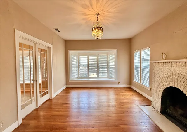 Photo 3 of Single family home for sale at 1122 4Th St, Graham, TX 76450 | MLS# 21209479 | Listing updated on 2026-08-18