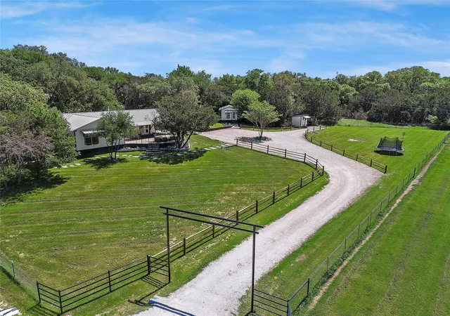 Homes for sale in Waco, TX | 384 Fort Graham Rd, Waco, TX 76705 | MLS# 21209362