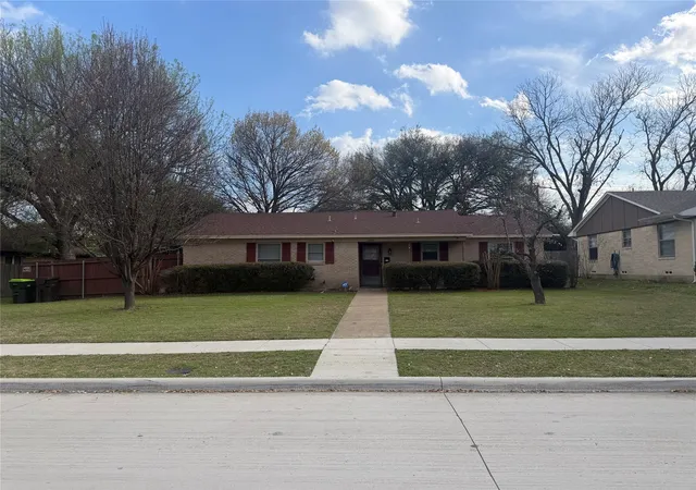 Photo 1 of Sale Pending at 1900 17th St, Plano, TX 75074 | MLS# 21209541 | Listing updated on 2026-07-14