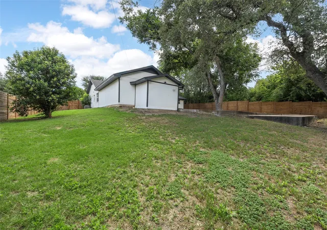 Homes for sale in Woodway, TX | 1132 Western Oaks Dr, Woodway, TX 76712 | MLS# 21209572