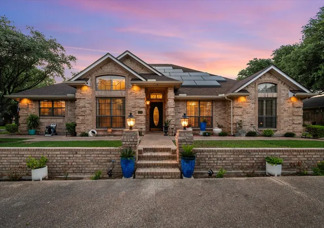 Homes for sale in Hillsboro, TX | 1301 Alford Dr, Hillsboro, TX 76645 | MLS# 21208987