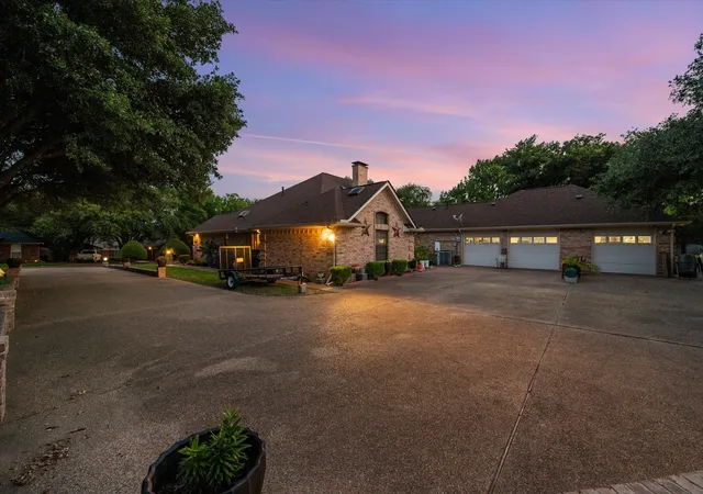Homes for sale in Hillsboro, TX | 1301 Alford Dr, Hillsboro, TX 76645 | MLS# 21208987