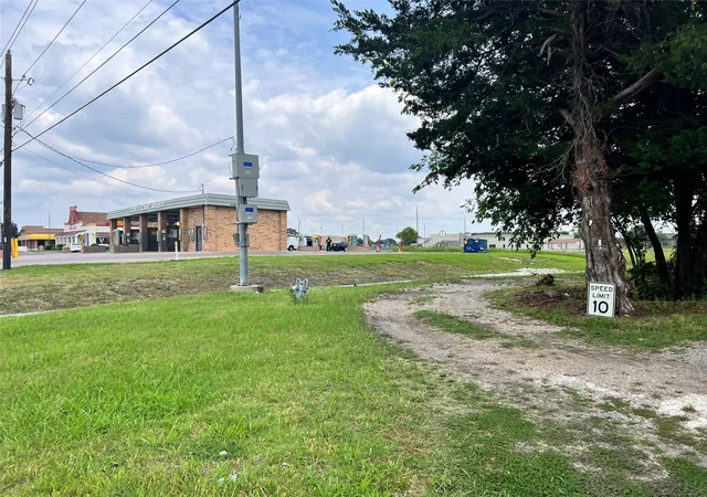 Photo 4 of Land for sale at 8130 Lakeview Pkwy, Rowlett, TX 75088 | MLS# 21209988 | Listing updated on 2026-09-18