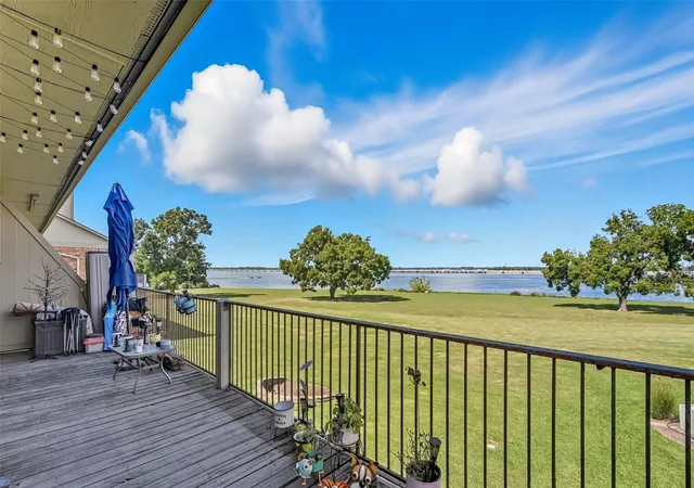 Photo 2 of Condo for sale at 1904 Signal Ridge Pl, Rockwall, TX 75032 | MLS# 21209734 | Listing updated on 2026-10-01