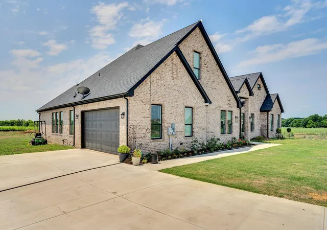 Homes for sale in Krum, TX | 7299 Tom Trl, Krum, TX 76249 | MLS# 21209740