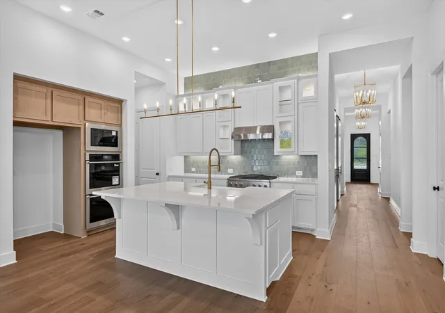 Photo 2 of Single family home for sale at 2820 Hillview Ln, Sherman, TX 75092 | MLS# 21210051 | Listing updated on 2026-07-23