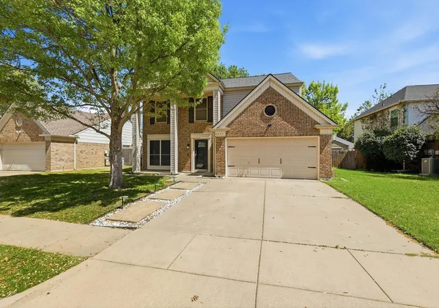 Photo 2 of Single family home for sale at 6824 Wooddale Dr, Watauga, TX 76148 | MLS# 21210156 | Listing updated on 2026-09-24