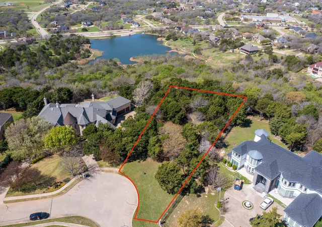Photo 2 of Sale Pending at 2331 Sunset Ridge Cir, Cedar Hill, TX 75104 | MLS# 21202987 | Listing updated on 2026-08-24