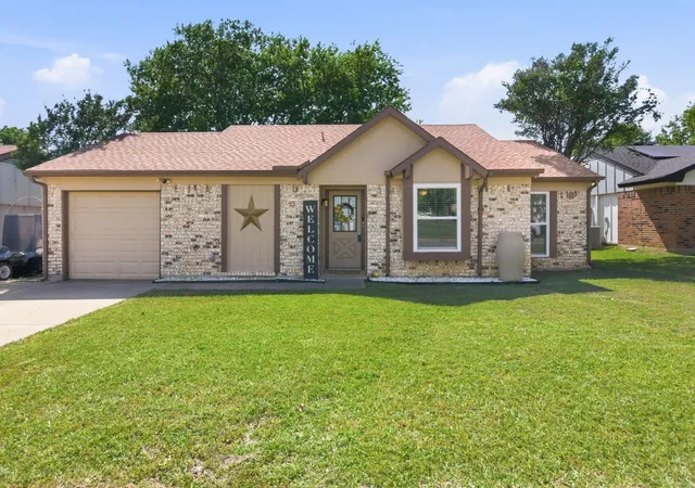Homes for sale in Haltom City, TX | 5665 Whitley Rd, Haltom City, TX 76148 | MLS# 21210255
