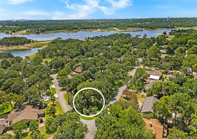 Homes for sale in Grapevine, TX | 3526 Lakeridge Dr, Grapevine, TX 76051 | MLS# 21209270