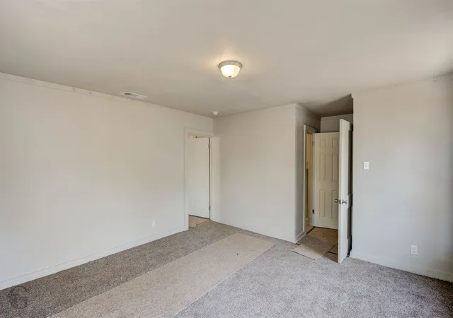 Photo 3 of Sale Pending at 3025 Drexel St, Shreveport, LA 71108 | MLS# 21210360 | Listing updated on 2026-08-27